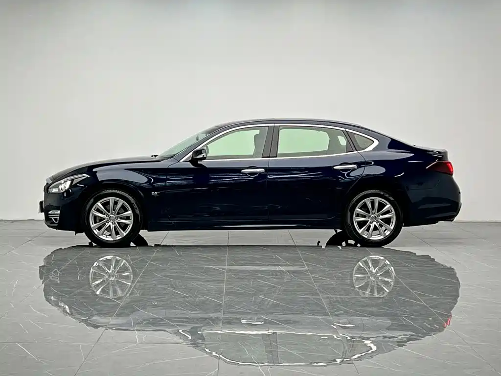Infiniti Q70 — миниатюра 3