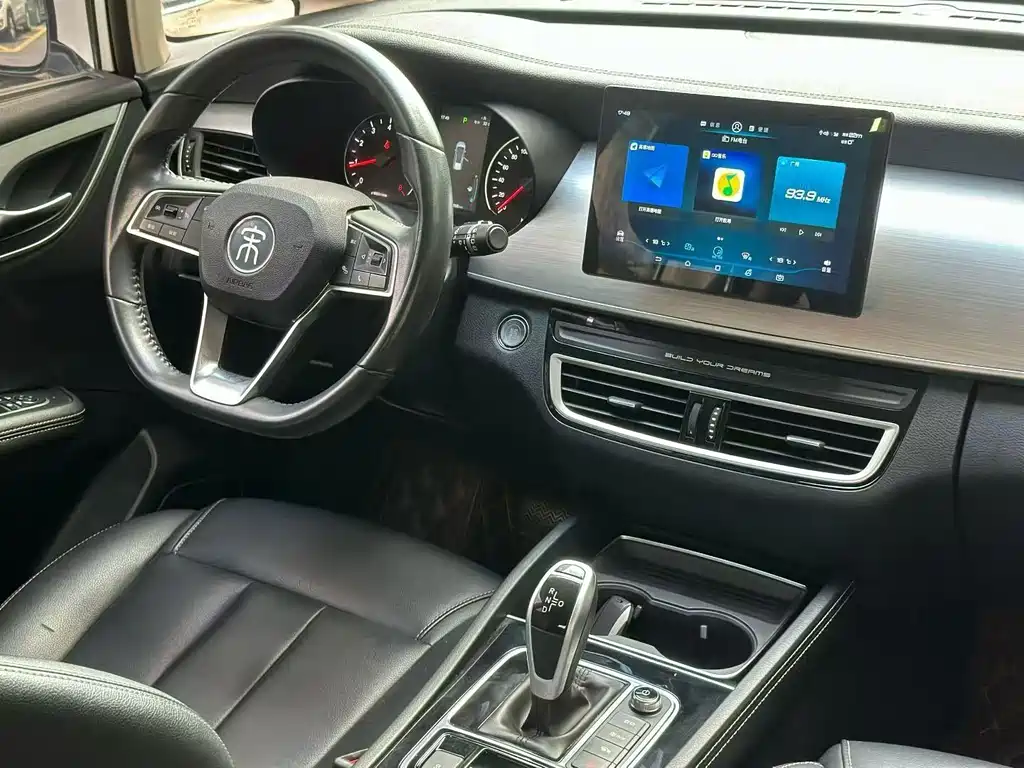 BYD MAX — миниатюра 8