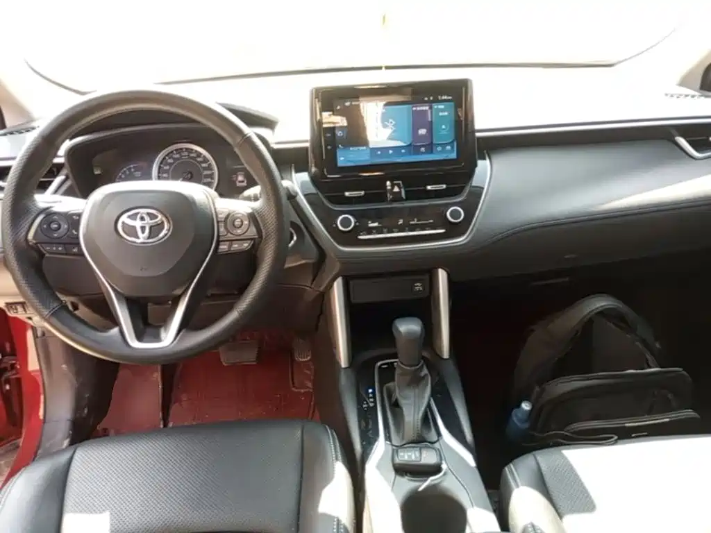 Toyota Corolla Cross — миниатюра 10