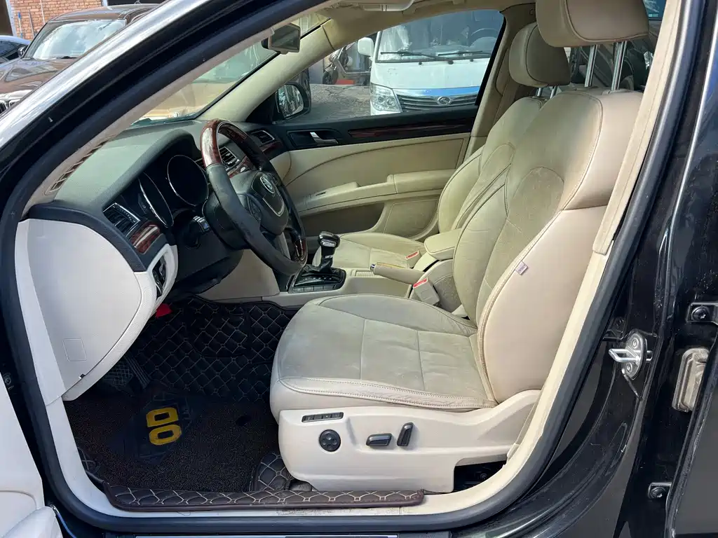 Skoda Superb — миниатюра 7