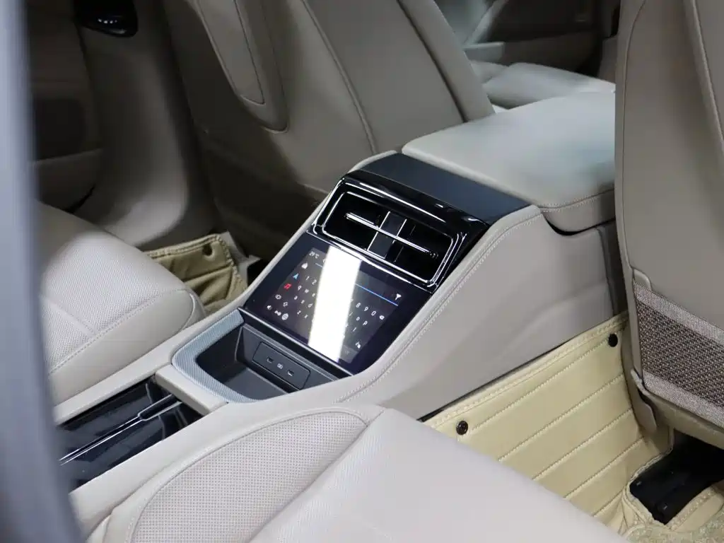 Porsche Panamera — миниатюра 27
