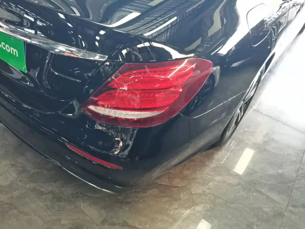 Mercedes-Benz E-Class — миниатюра 8