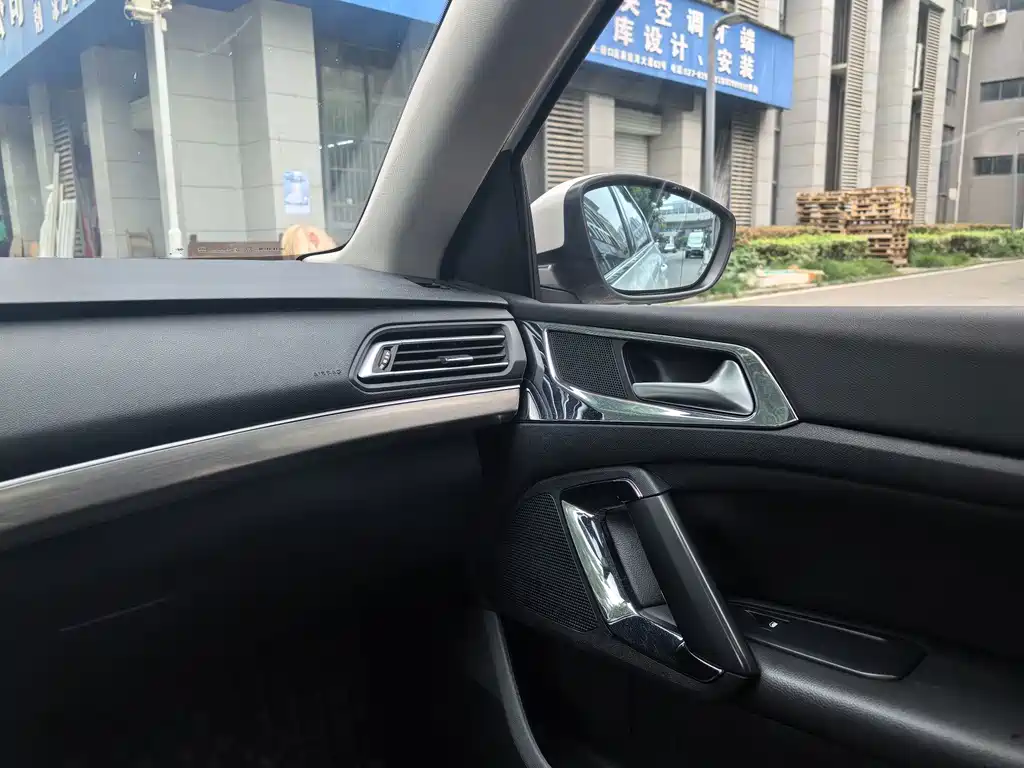 Peugeot 408 — миниатюра 12