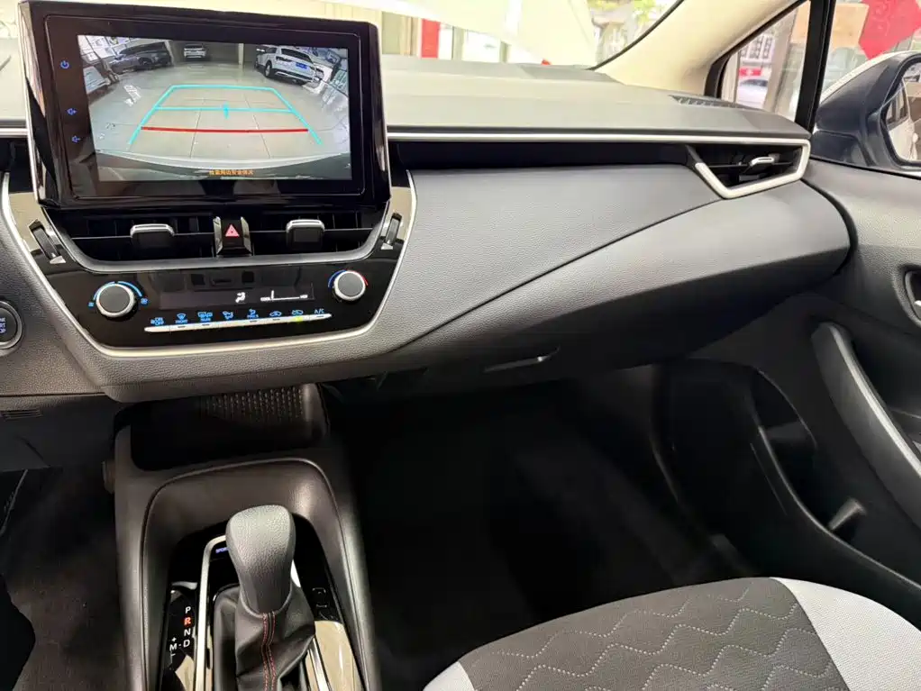 Toyota Corolla — миниатюра 12
