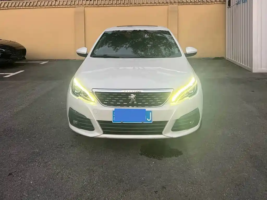 Peugeot 308 — миниатюра 2