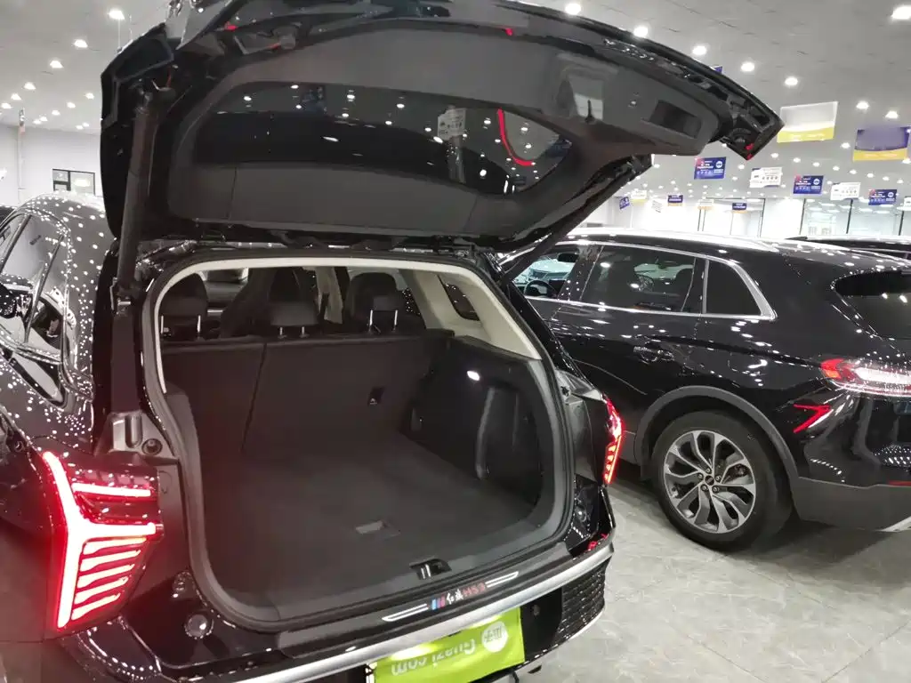 Hongqi HS3 PHEV 2024 115km