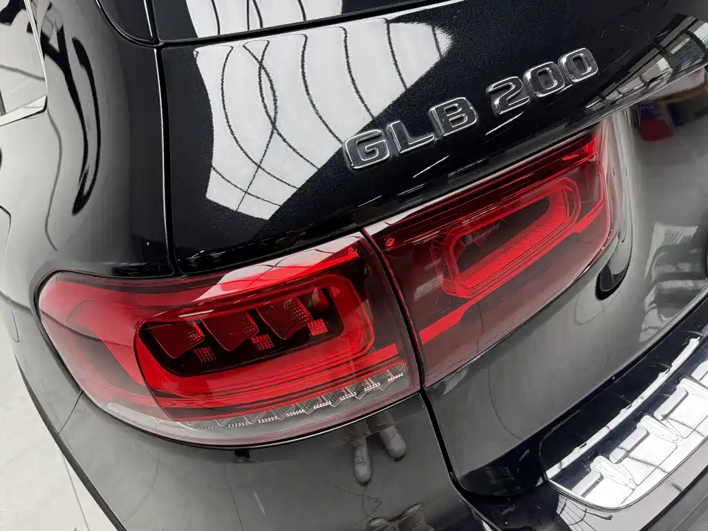 Mercedes-Benz GLB — миниатюра 13