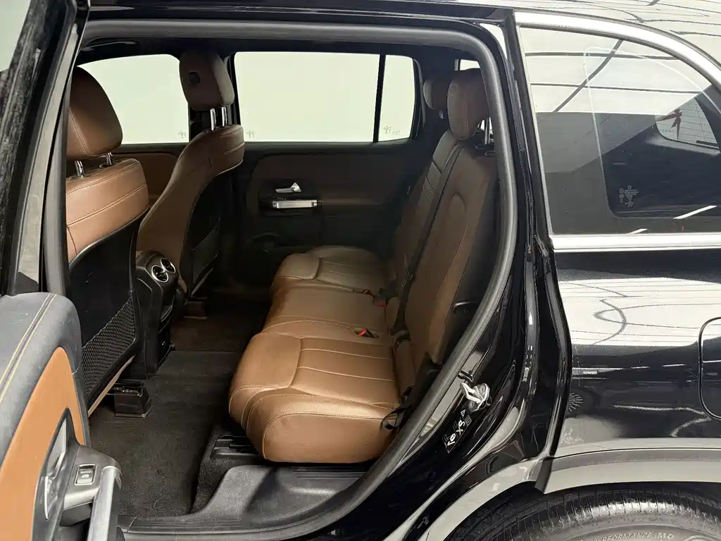 Mercedes-Benz GLB — миниатюра 7