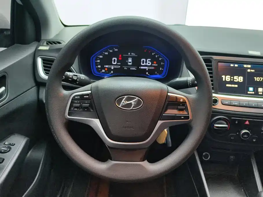 Hyundai Verna — миниатюра 15