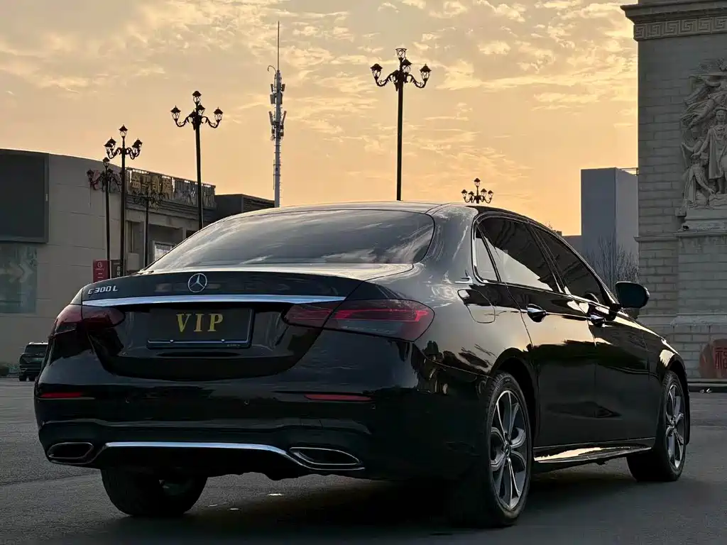 Mercedes-Benz E-Class — миниатюра 9