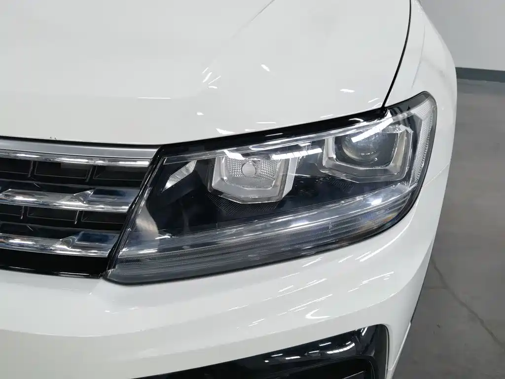 Volkswagen Tiguan L — миниатюра 7