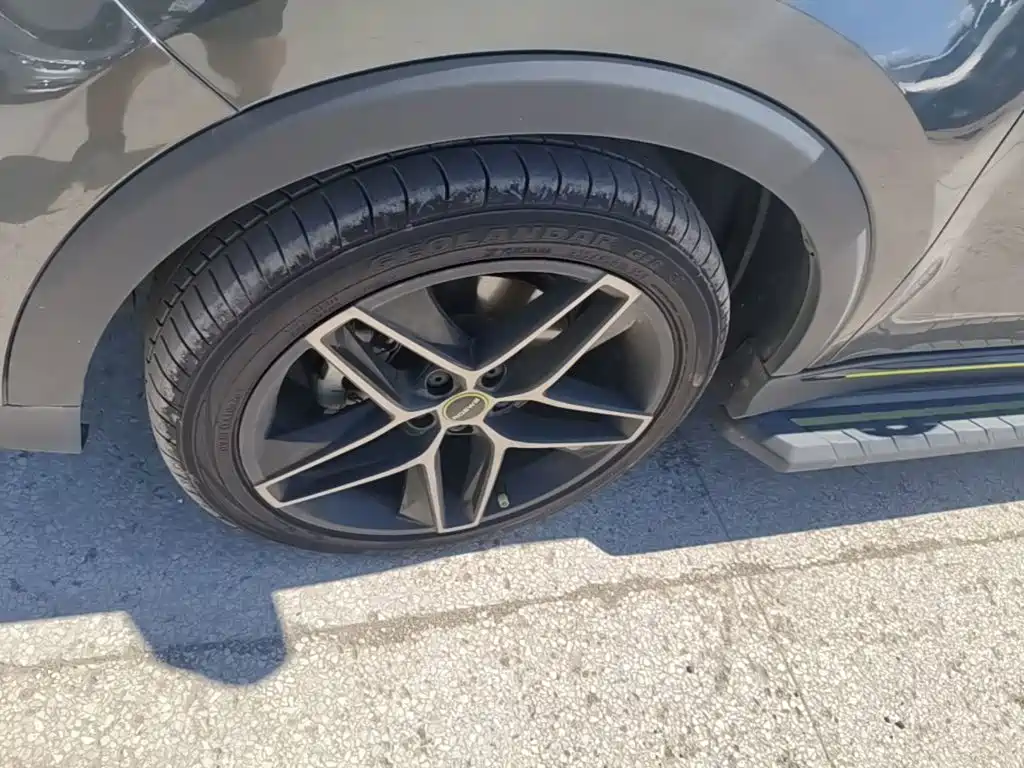 Roewe RX5 New Energy — миниатюра 23