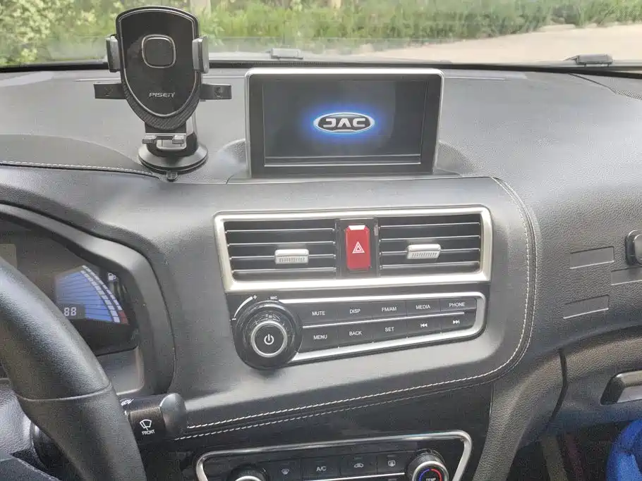 JAC JAC iEV6E — миниатюра 13