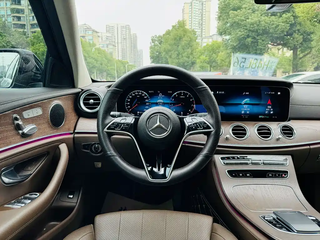 MERCEDES-BENZ E CLASS