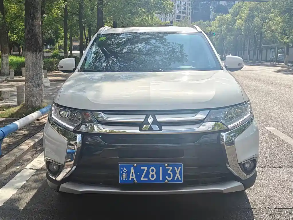 Mitsubishi Outlander — миниатюра 2