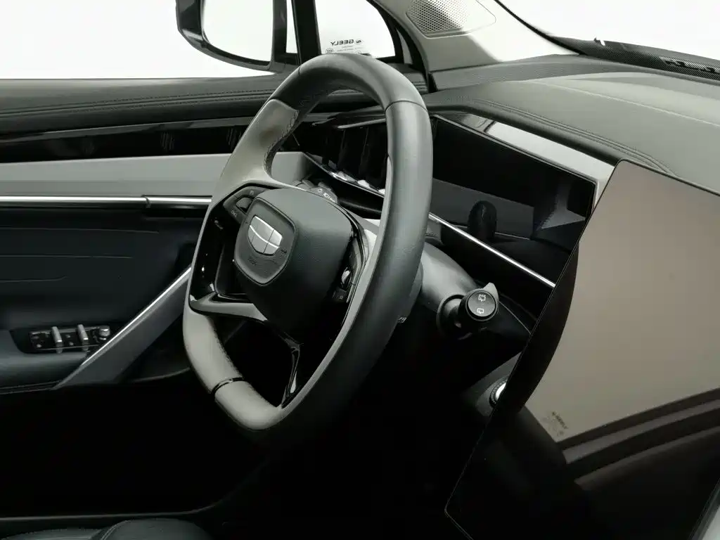 Geely Boyue L — миниатюра 22