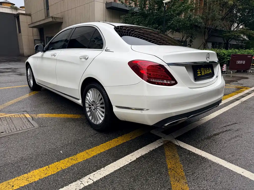 Mercedes-Benz C-Class — миниатюра 13