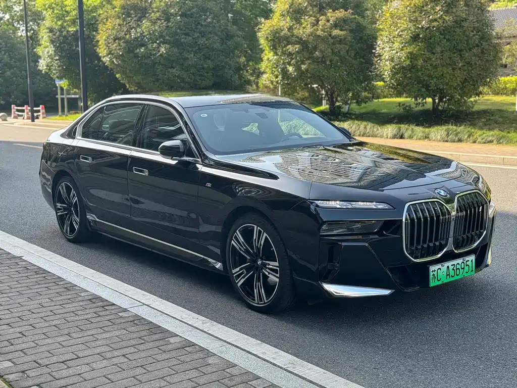 BMW i7 — миниатюра 2