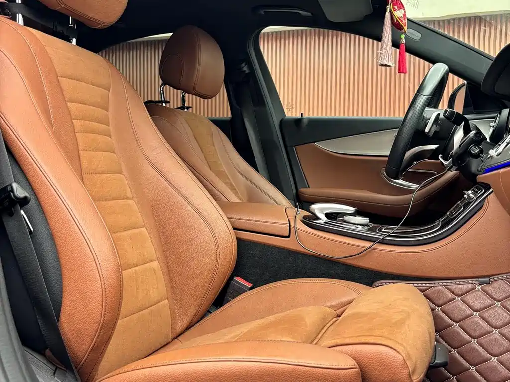 Mercedes-Benz E-Class — миниатюра 8