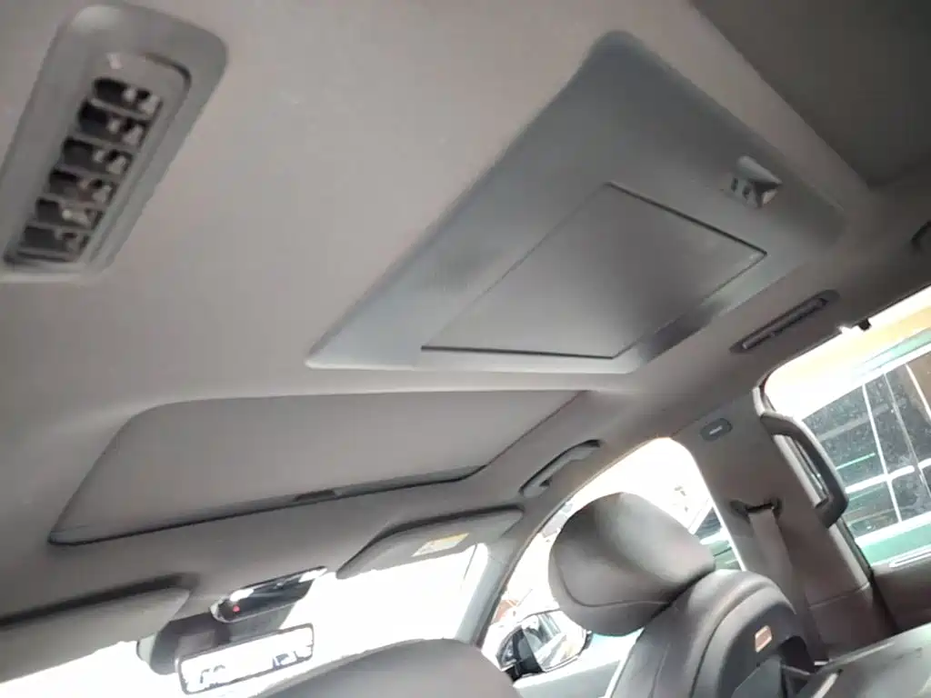 Dongfeng eπ008 2025 210Ultra 6 мест