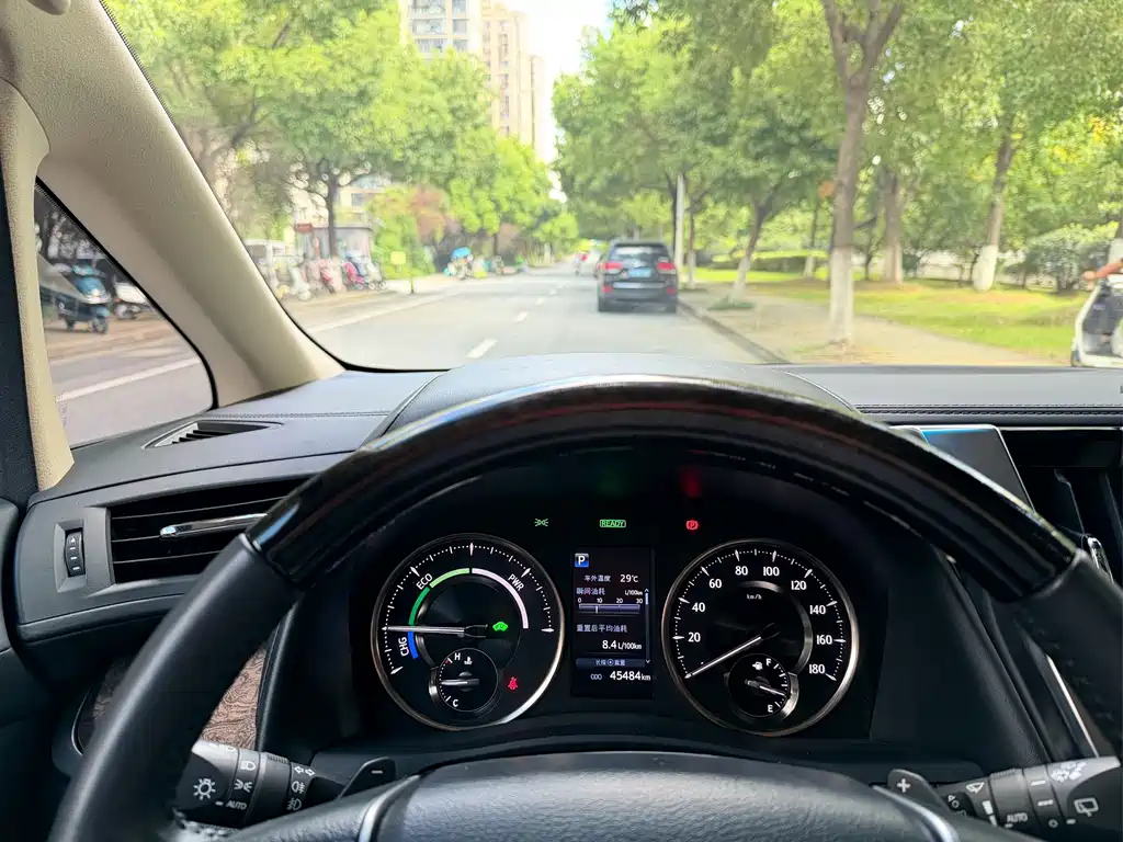 Toyota Vellfire — миниатюра 29