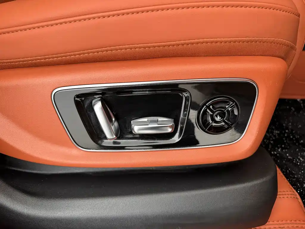 Li Auto Li L8 — миниатюра 14