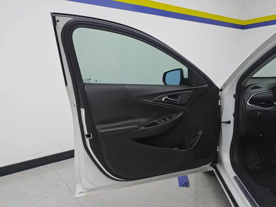Chevrolet Malibu XL — миниатюра 7