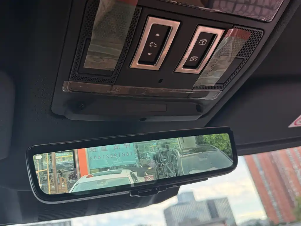 Land Rover Defender — миниатюра 10