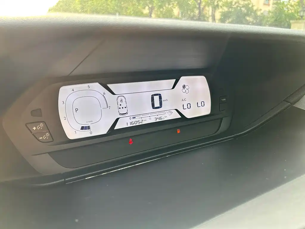 Citroen C4 Picasso — миниатюра 21