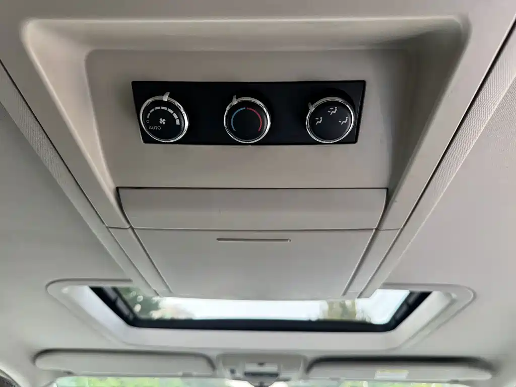 Chrysler Grand Voyager (Import) — миниатюра 13