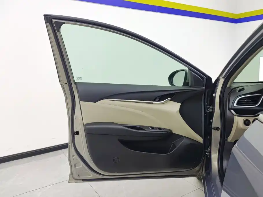 Buick Excelle — миниатюра 7