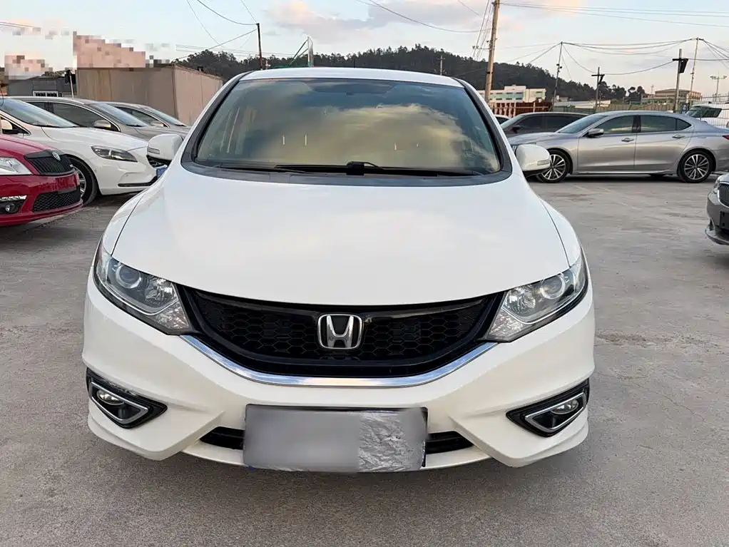 Honda Jade 2016 1.8L AT Comfort 5 мест