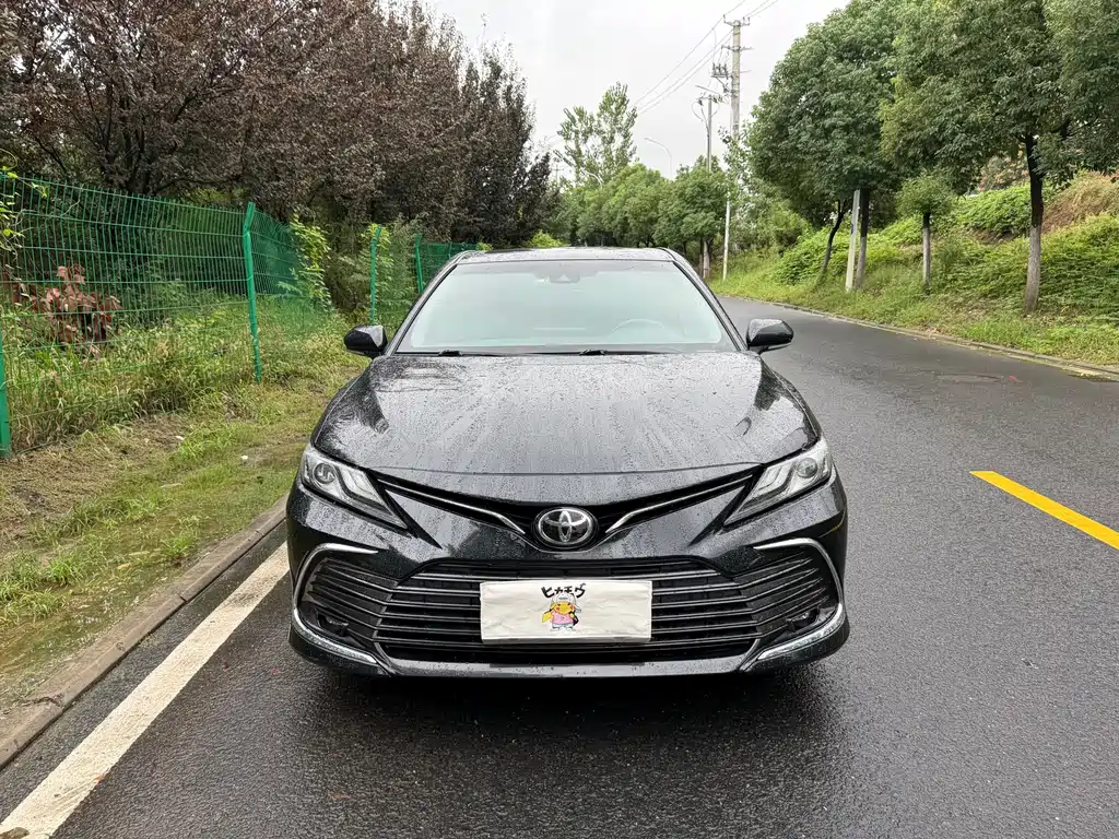 Toyota Camry — миниатюра 2