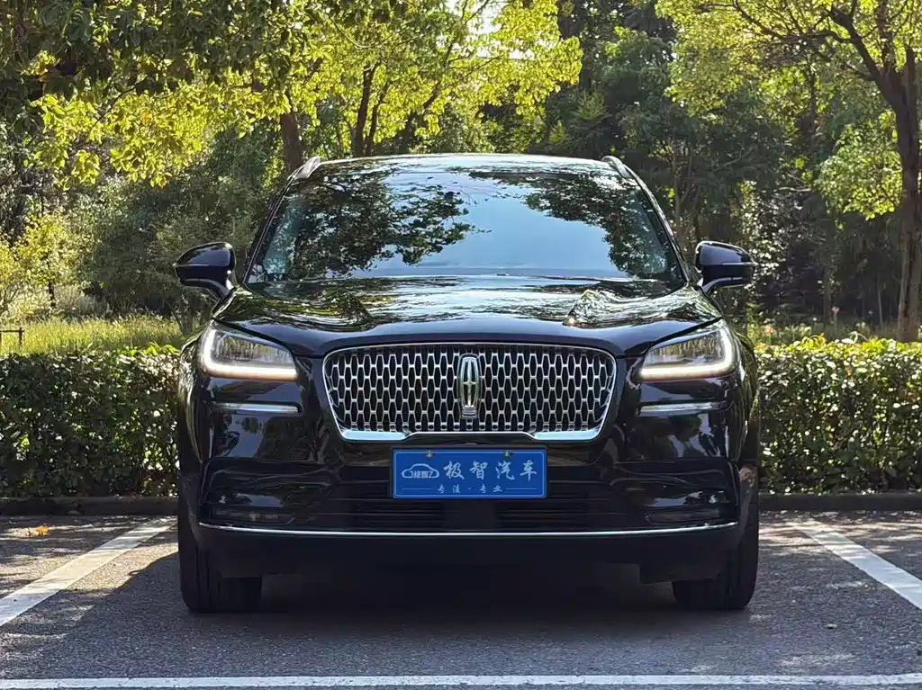 Lincoln Corsair — миниатюра 2
