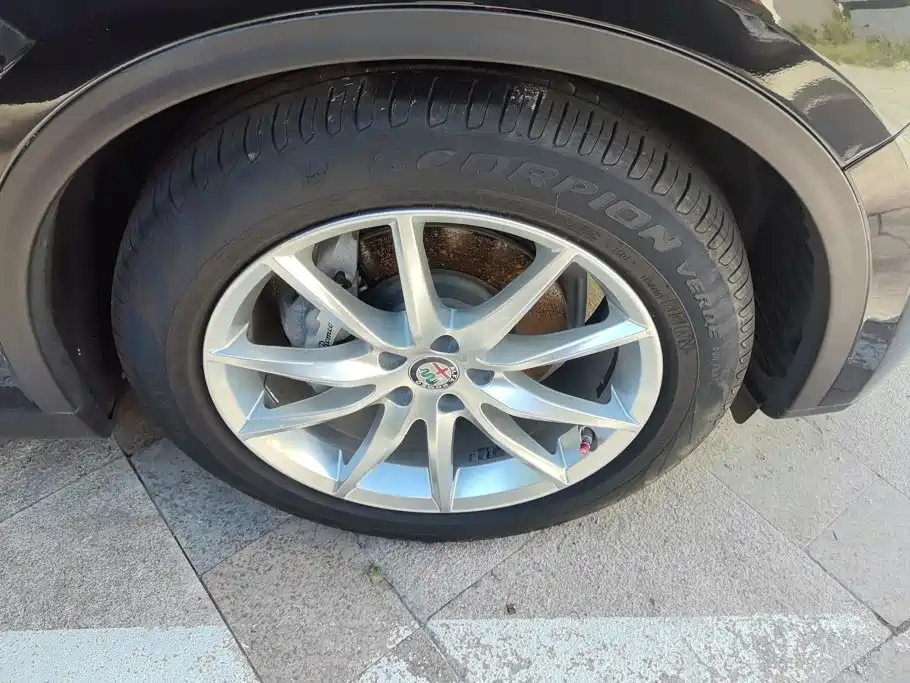 Alfa Romeo Stelvio — миниатюра 6