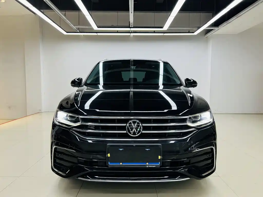 Volkswagen Tiguan L L 2023 330TSI AT R-Line