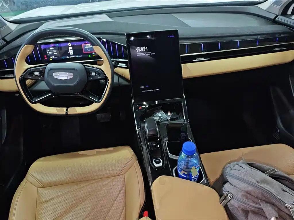 Geely Boyue L L 2023 1.5TD DCT Luxury