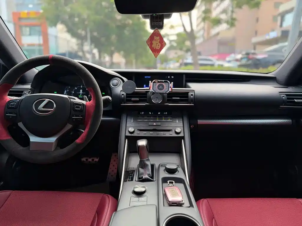 Lexus IS — миниатюра 14