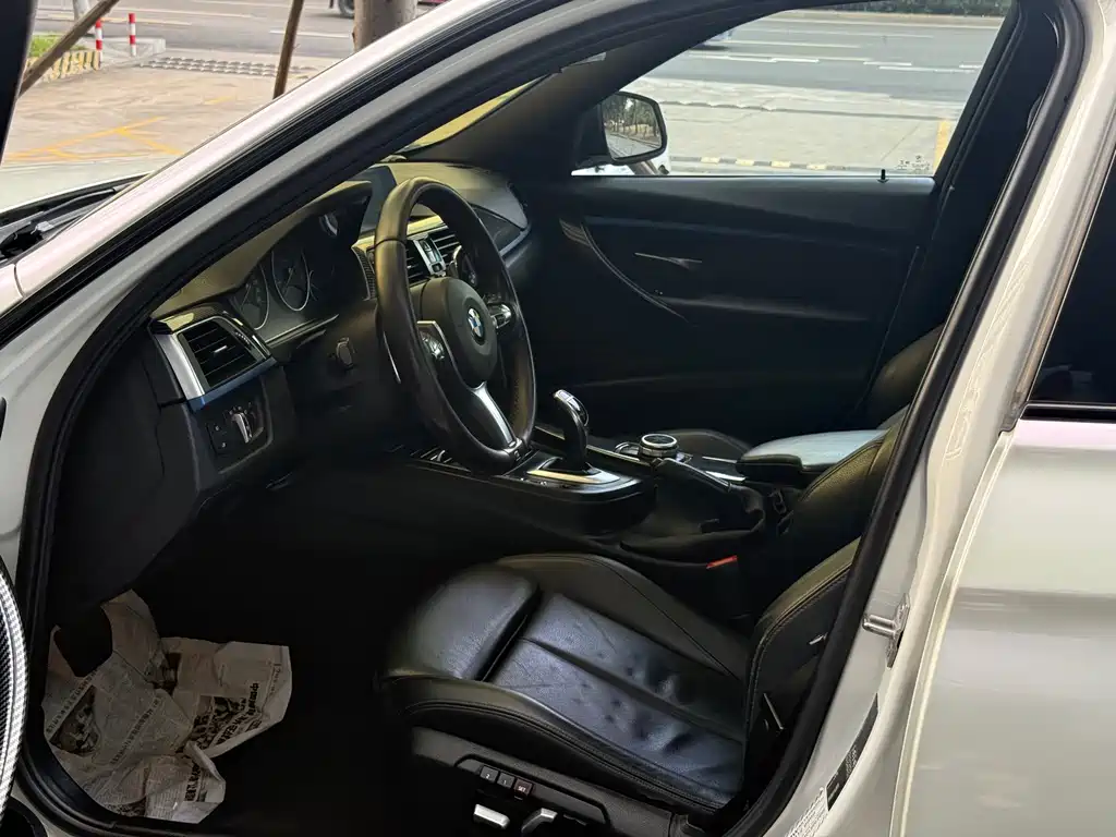 BMW 3 Series — миниатюра 8