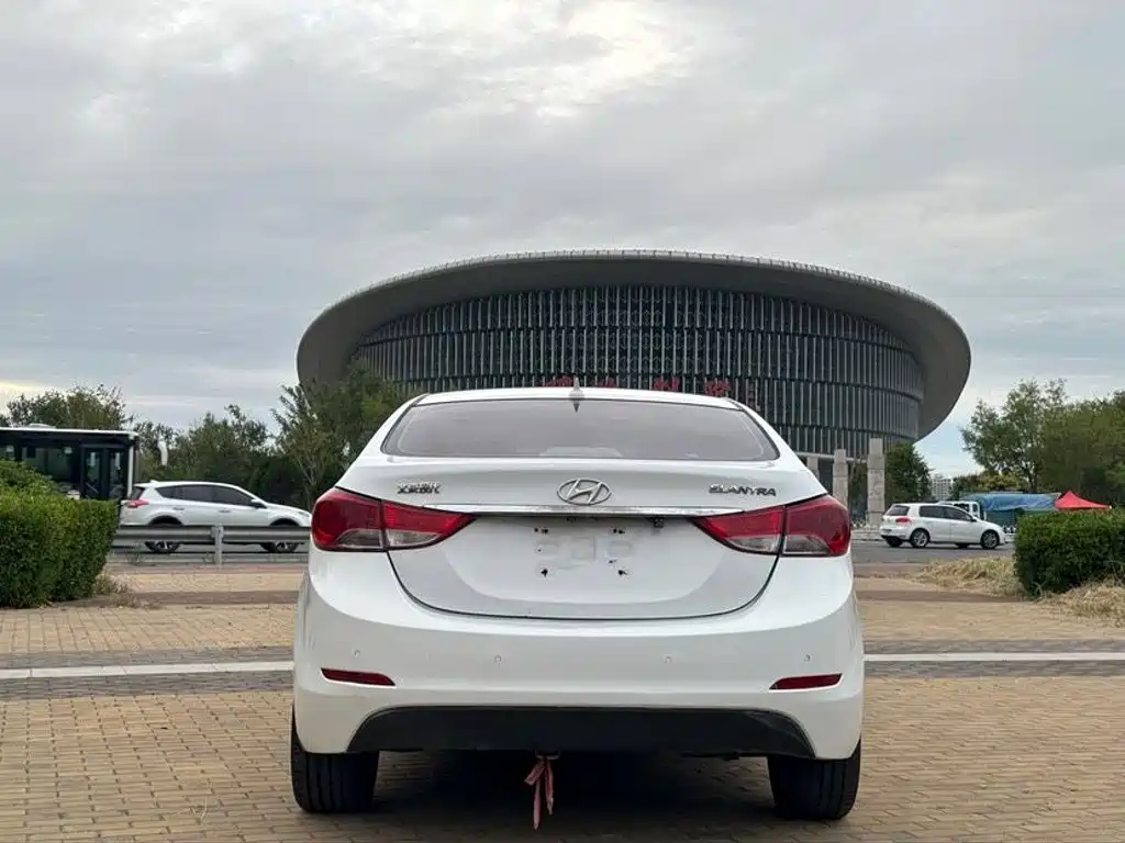 Hyundai Elantra Langdong — миниатюра 5