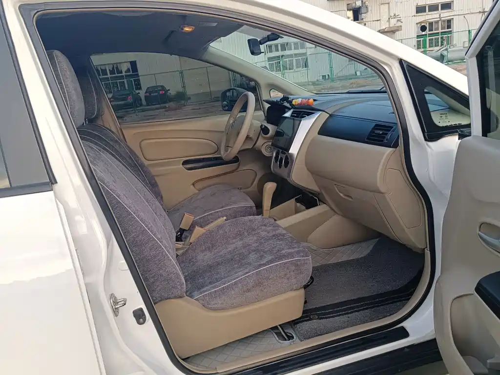 Venucia D50 — миниатюра 10