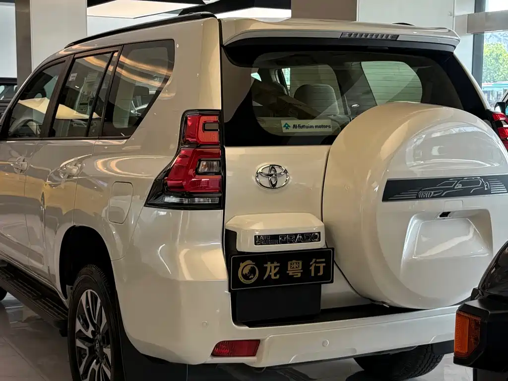 Toyota Land Cruiser Prado 2023 4.0L GXR