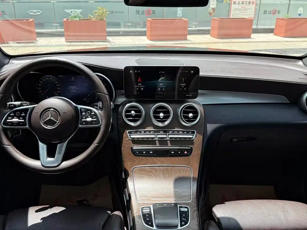 Mercedes-Benz GLC — миниатюра 8