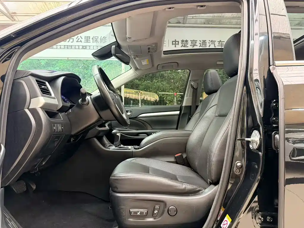 Toyota Highlander 2018 2.0T Luxury 7 мест V