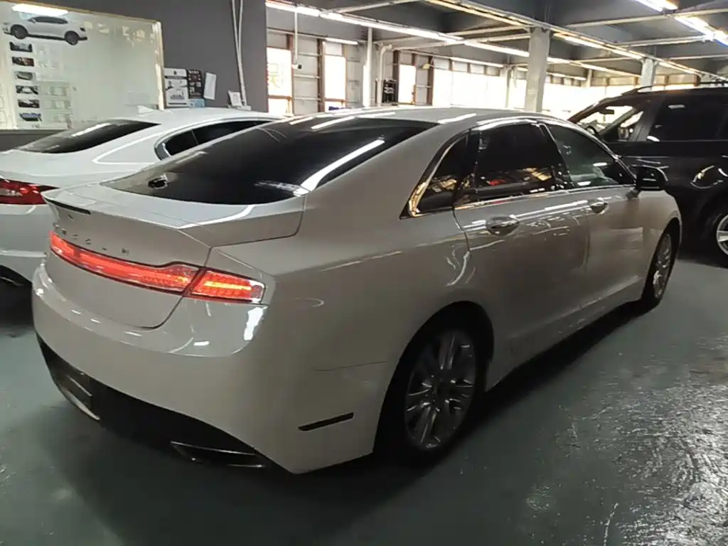 Lincoln MKZ — миниатюра 7