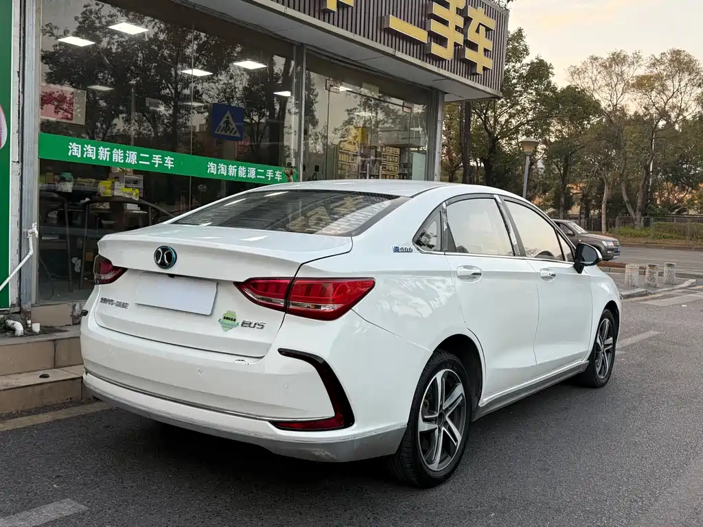 BAIC BEIJING EU5