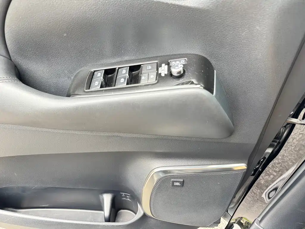 Toyota Vellfire — миниатюра 24