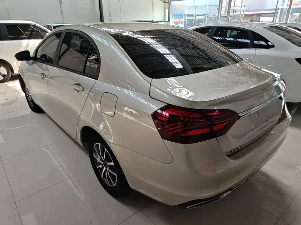 Geely Emgrand — миниатюра 5