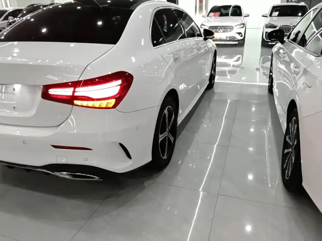 Mercedes-Benz A-Class 2024 — фото 7