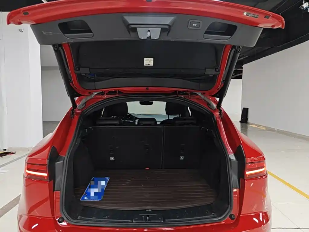 Jaguar E-PACE — миниатюра 19